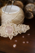 Barrette cheveux bohème en quartz rose – Bijou elfique fait main - Coton & Astrance