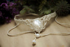 Collier Ras-de-Cou en Micro Macramé avec Nacre - Coton & Astrance