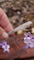 Bijou romantique fait main avec quartz rose et perles lumineuses 