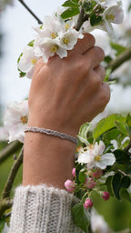 •  Bracelet micro macramé quartz rose et perles de verre fait main par Coton et Astrance 