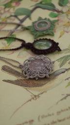 Bijou féerique romantique artisanal pierre rose pastel