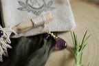 Broche à Cheveux en Micro Macramé, Bois de Frêne et Améthyste - Coton & Astrance