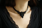 Collier Ras-de-Cou Gothique en Microm acramé avec Agate Noire - Coton & Astrance