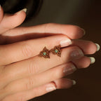 Puces d’oreilles triquetra celtiques en aventurine verte - Coton & Astrance