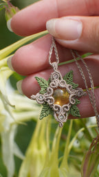 Pendentif étoile en citrine avec feuillage - Coton & Astrance