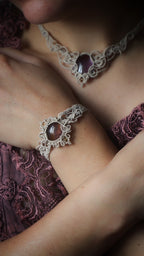 Manchette elfique en micro macramé avec amétrine, citrine et améthyste - Coton & Astrance