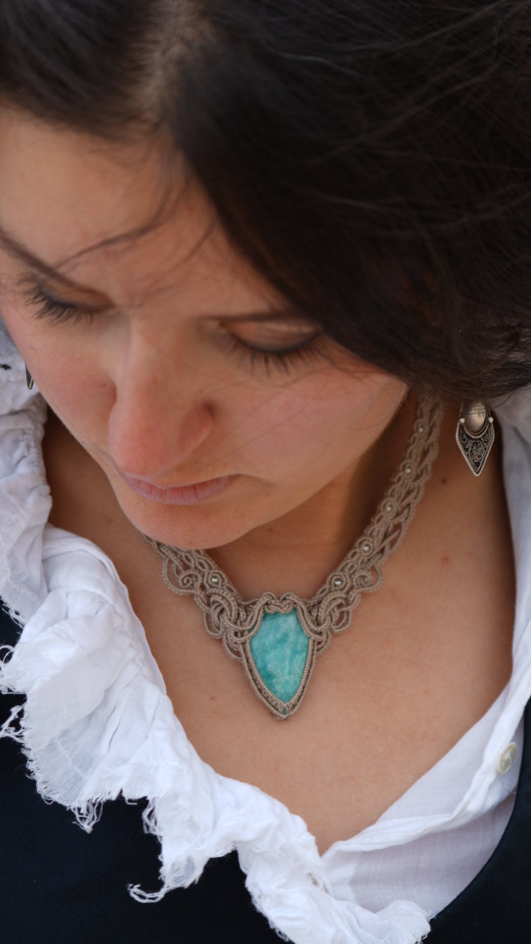 Collier plastron amazonite bleu turquoise en micro macramé - Coton & Astrance