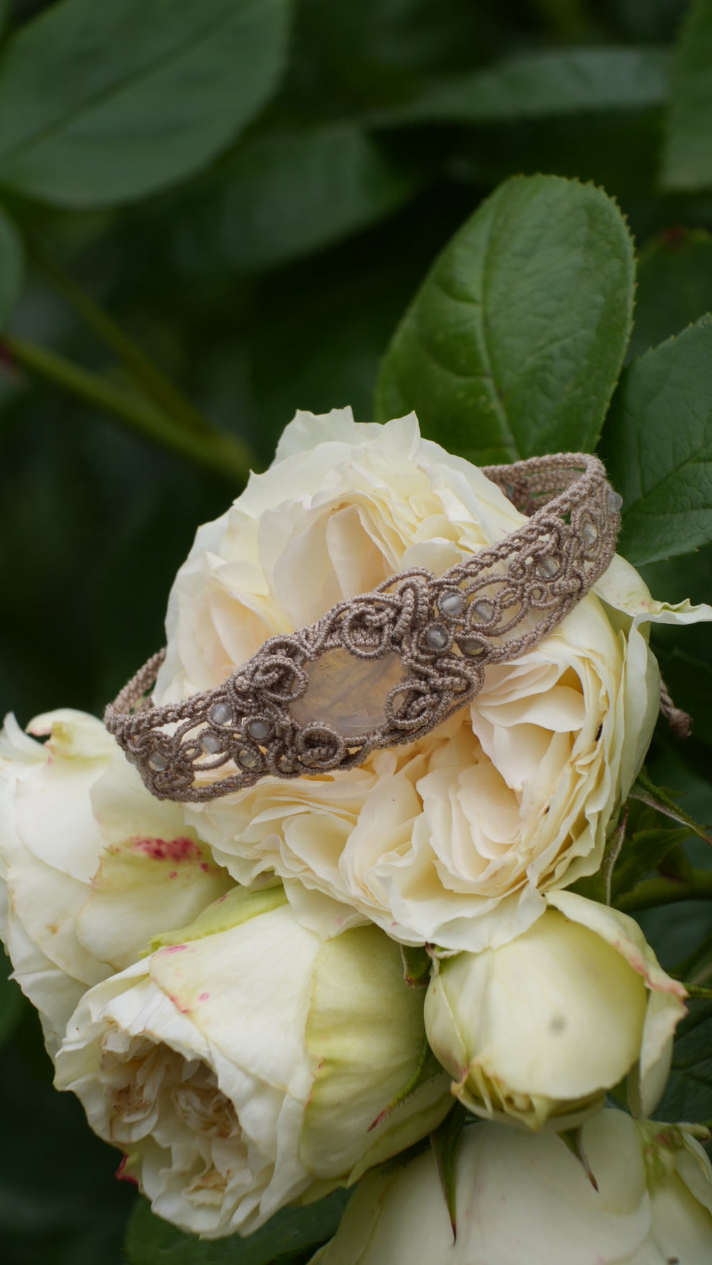 Bracelet en pierre de lune pour mariage elfique - Coton & Astrance