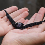 Collier ras-de-cou gothique en micro macramé et améthyste - Coton & Astrance