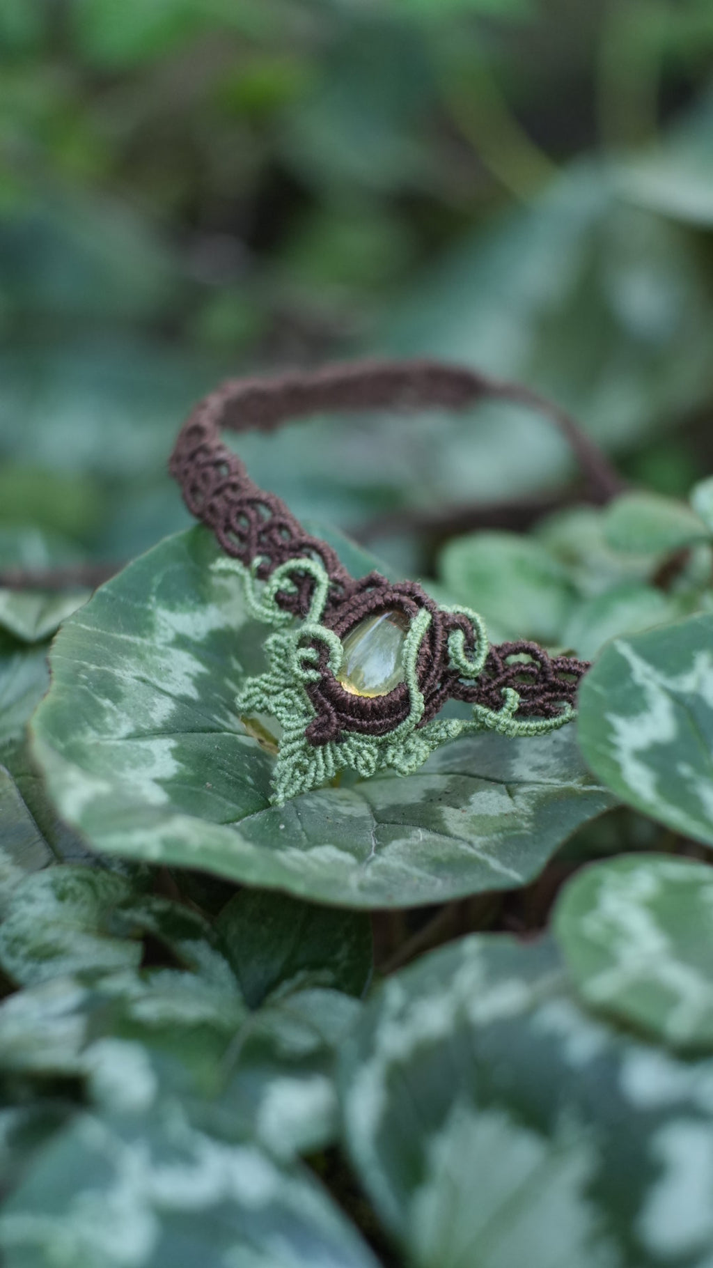 Bijou de cheville elfique en citrine et micro macramé - Coton & Astrance