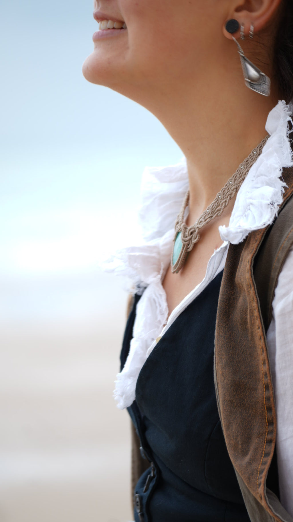 Collier plastron amazonite bleu turquoise en micro macramé - Coton & Astrance