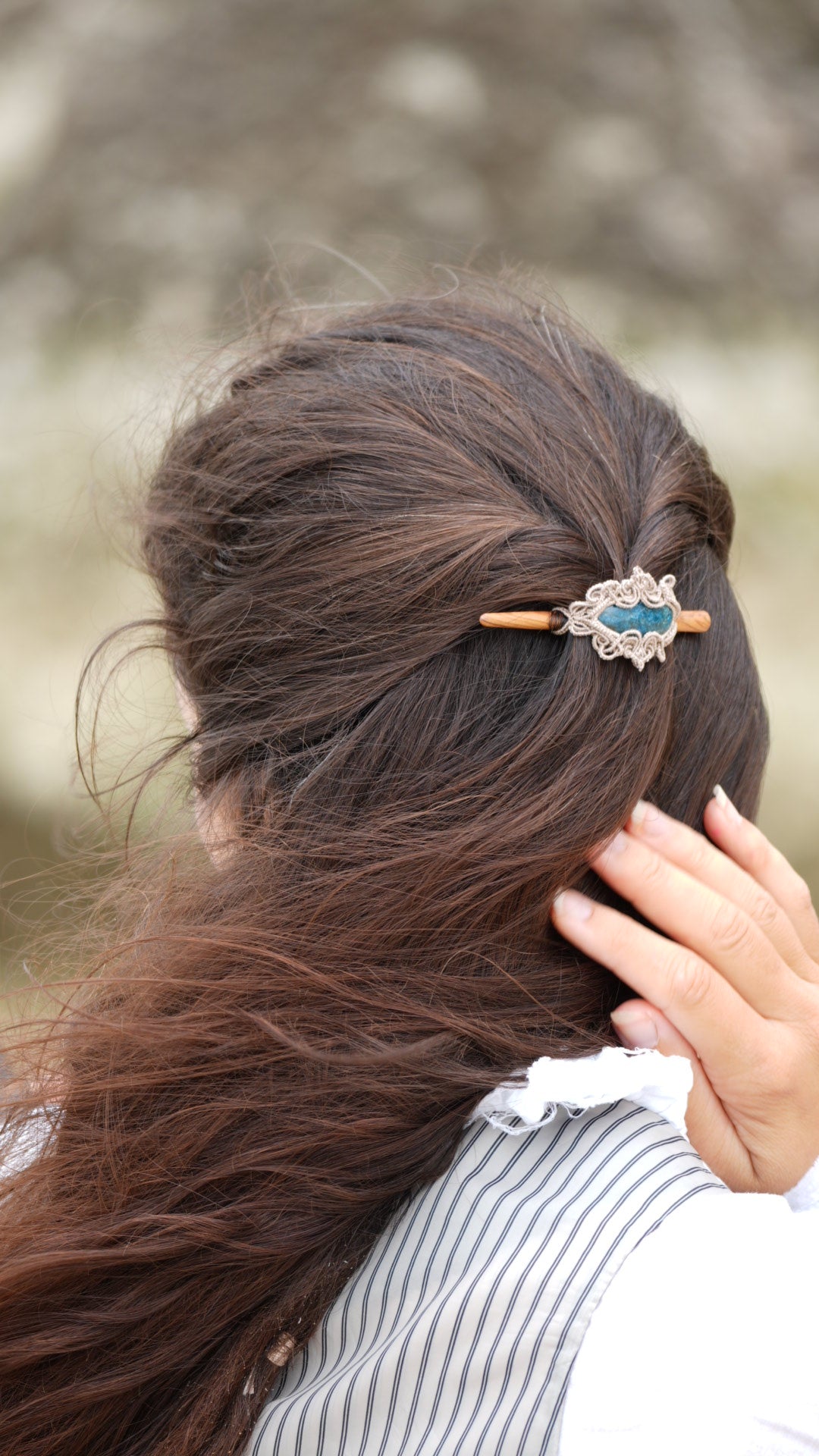 Mini barrette à cheveux à pic en micro macramé et apatite bleue - Coton & Astrance