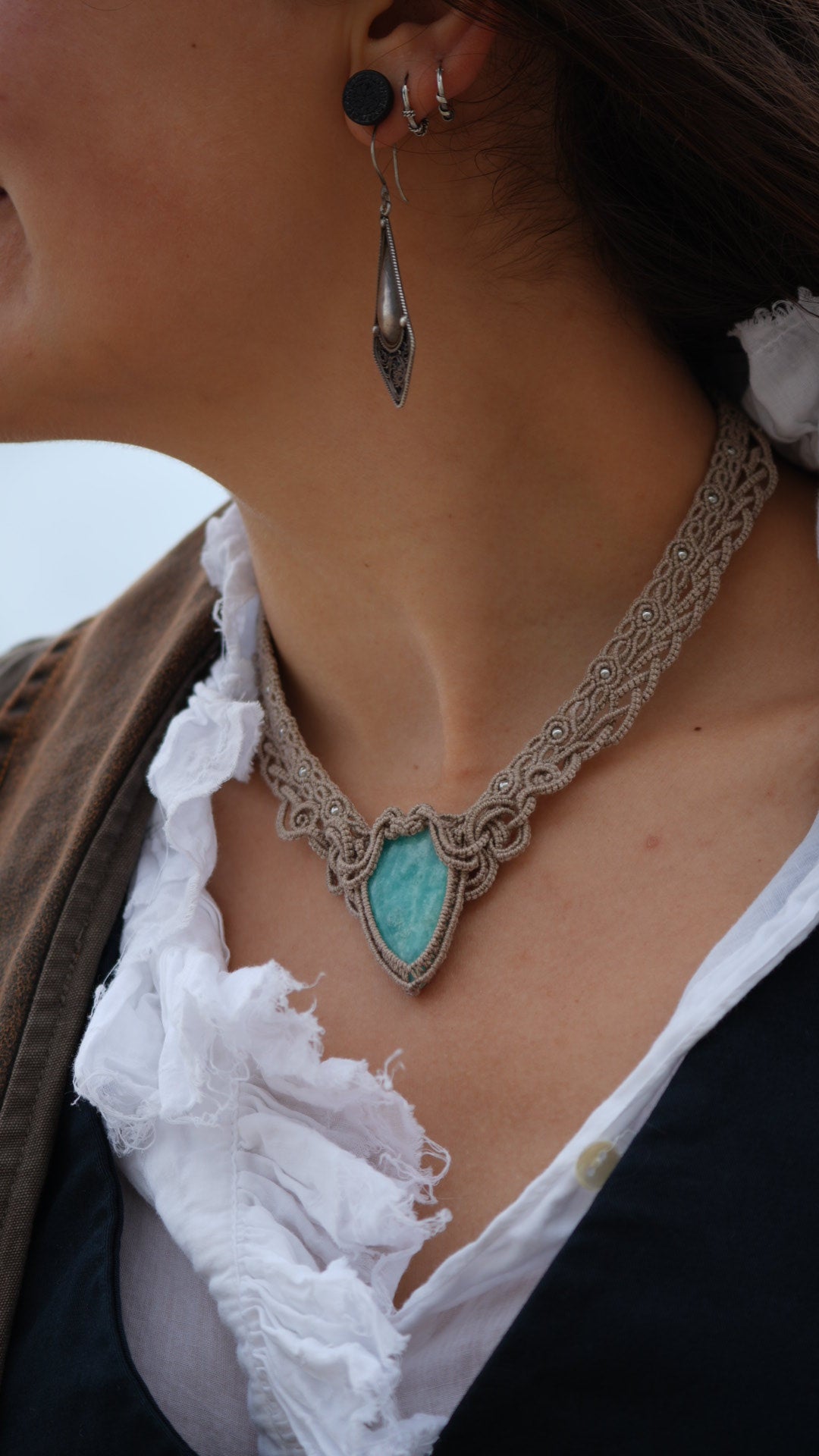 Collier plastron amazonite bleu turquoise en micro macramé - Coton & Astrance
