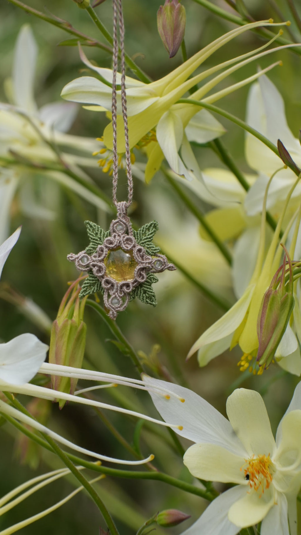 Pendentif étoile en citrine avec feuillage - Coton & Astrance