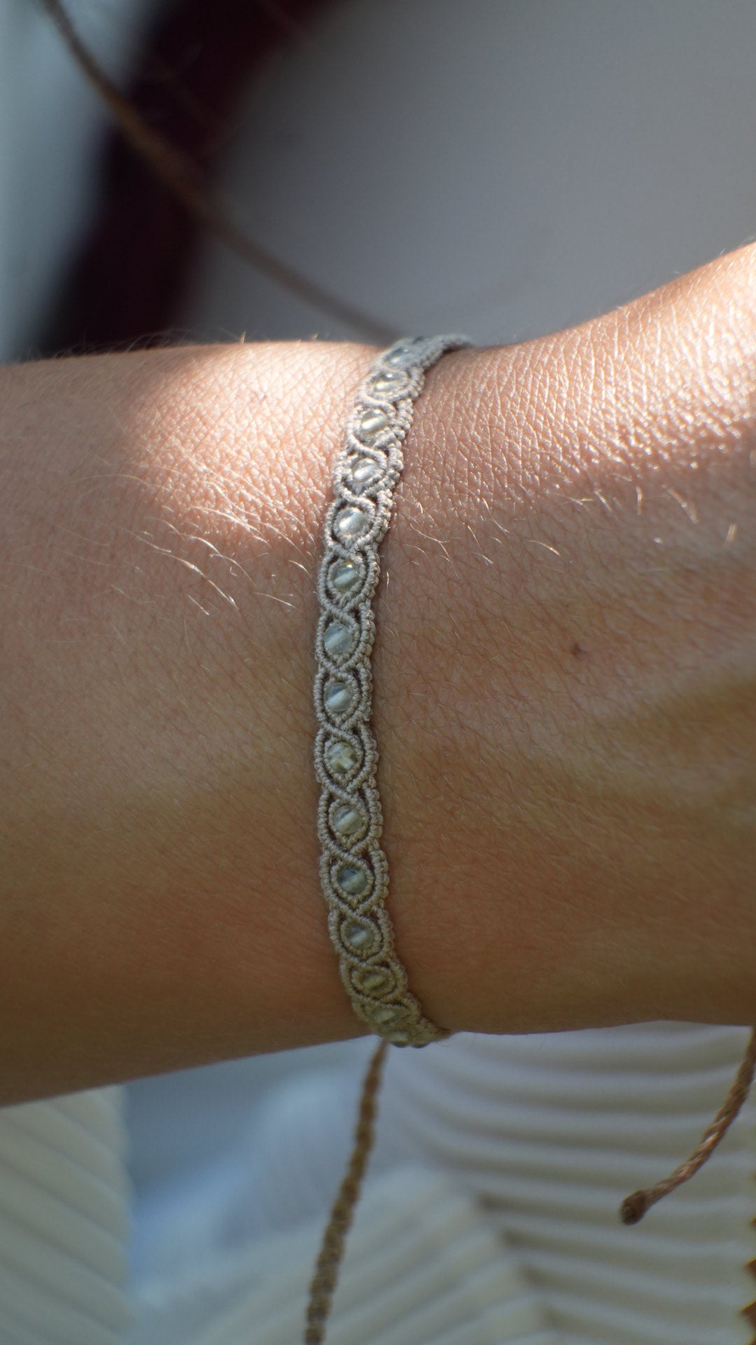 Bracelet double brin en micro macramé et phrénite – Coton et Astrance