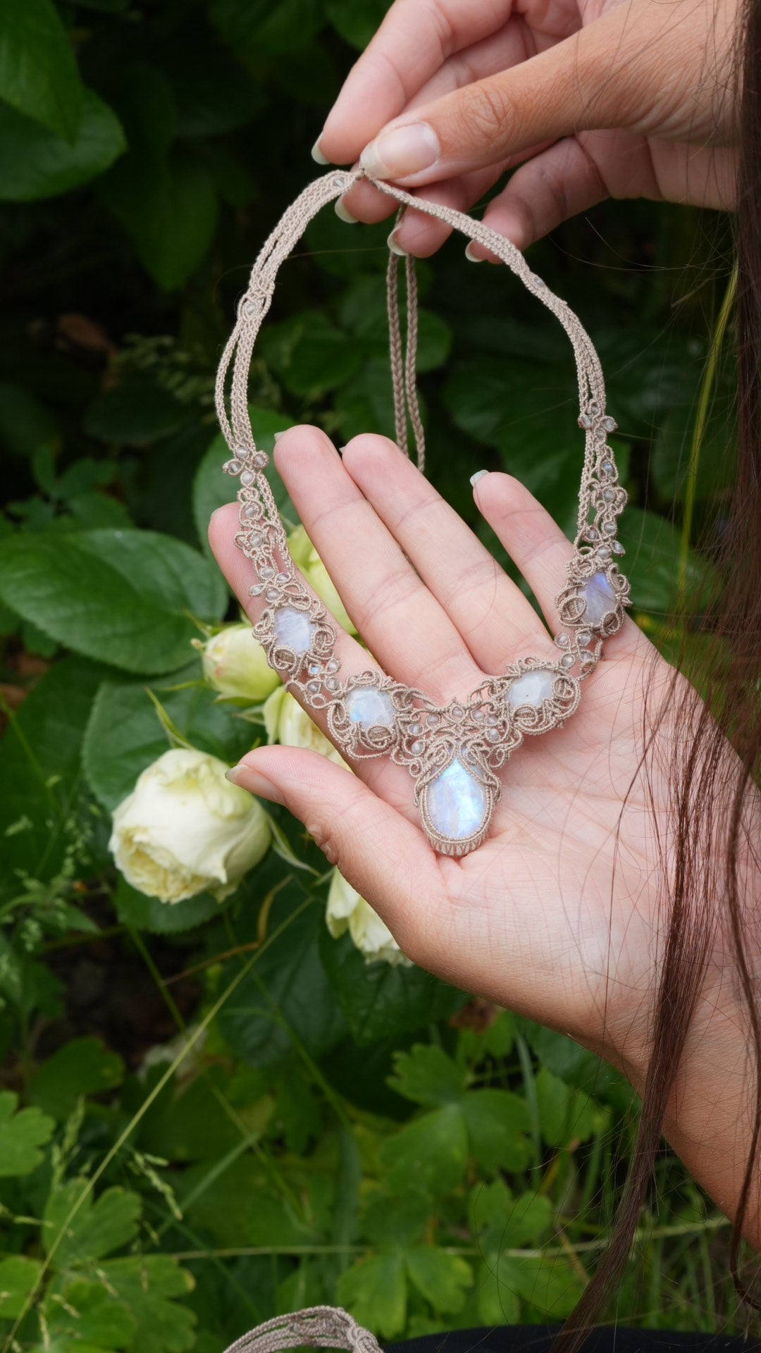 Collier elfique pour mariage féerique en labradorite blanche - pièce unique - Coton & Astrance