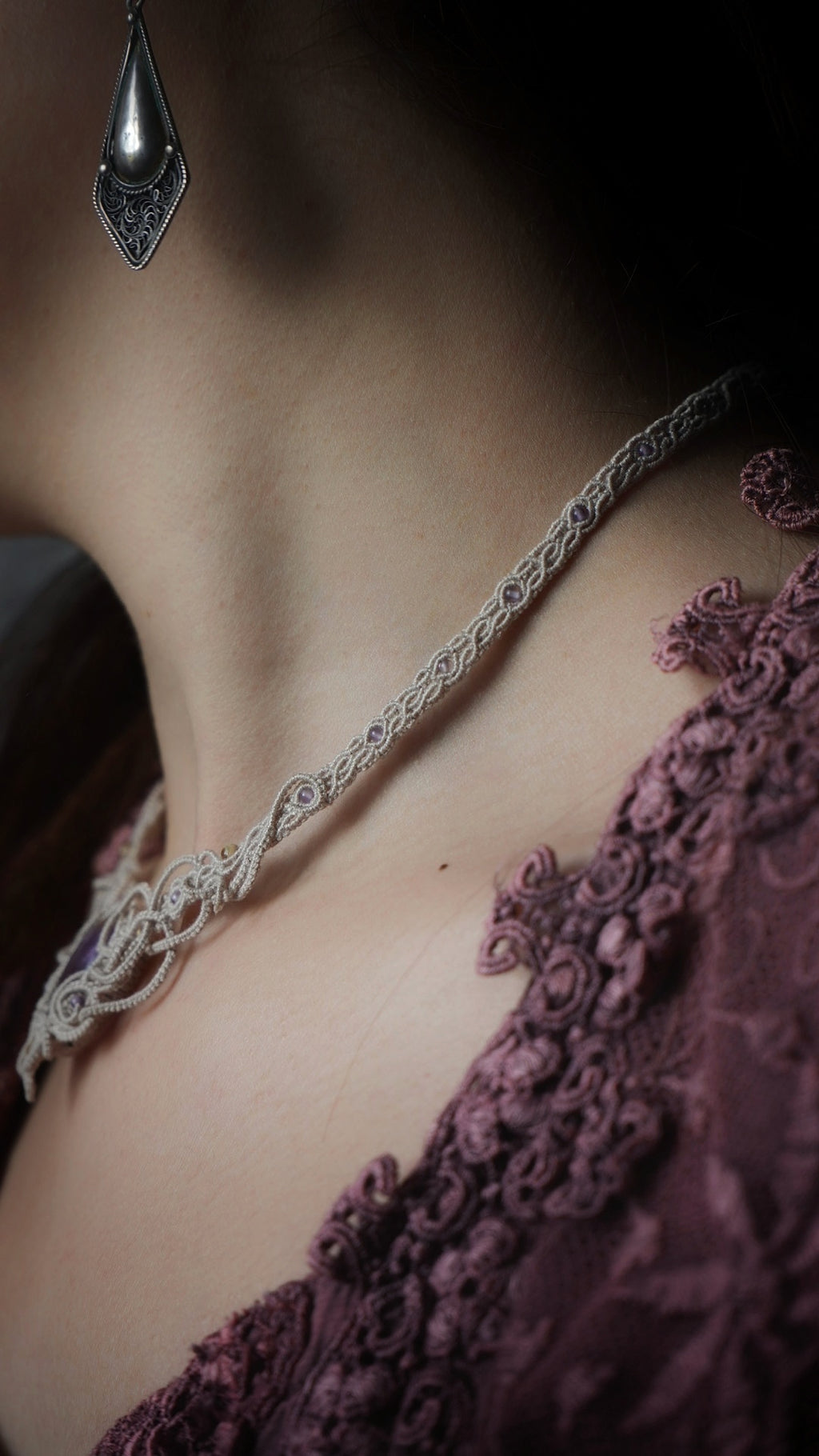 Collier plastron elfique en amétrine et micro macramé - Coton & Astrance
