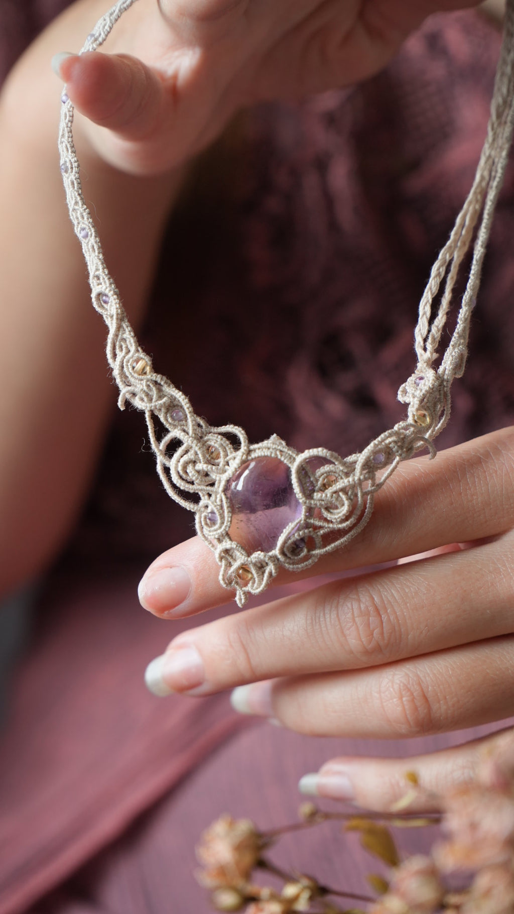 Collier plastron elfique en amétrine et micro macramé - Coton & Astrance