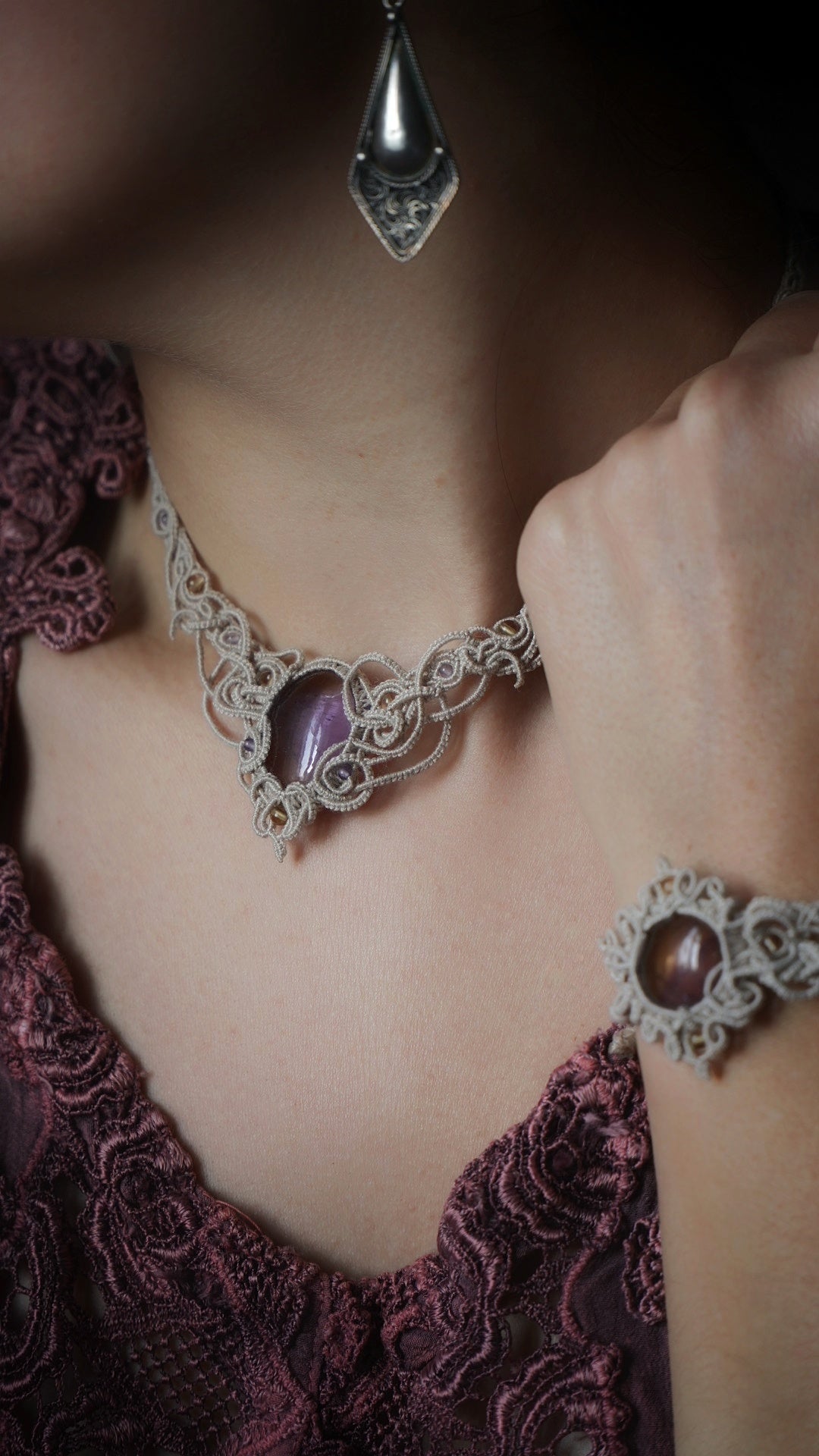 Collier plastron elfique en amétrine et micro macramé - Coton & Astrance