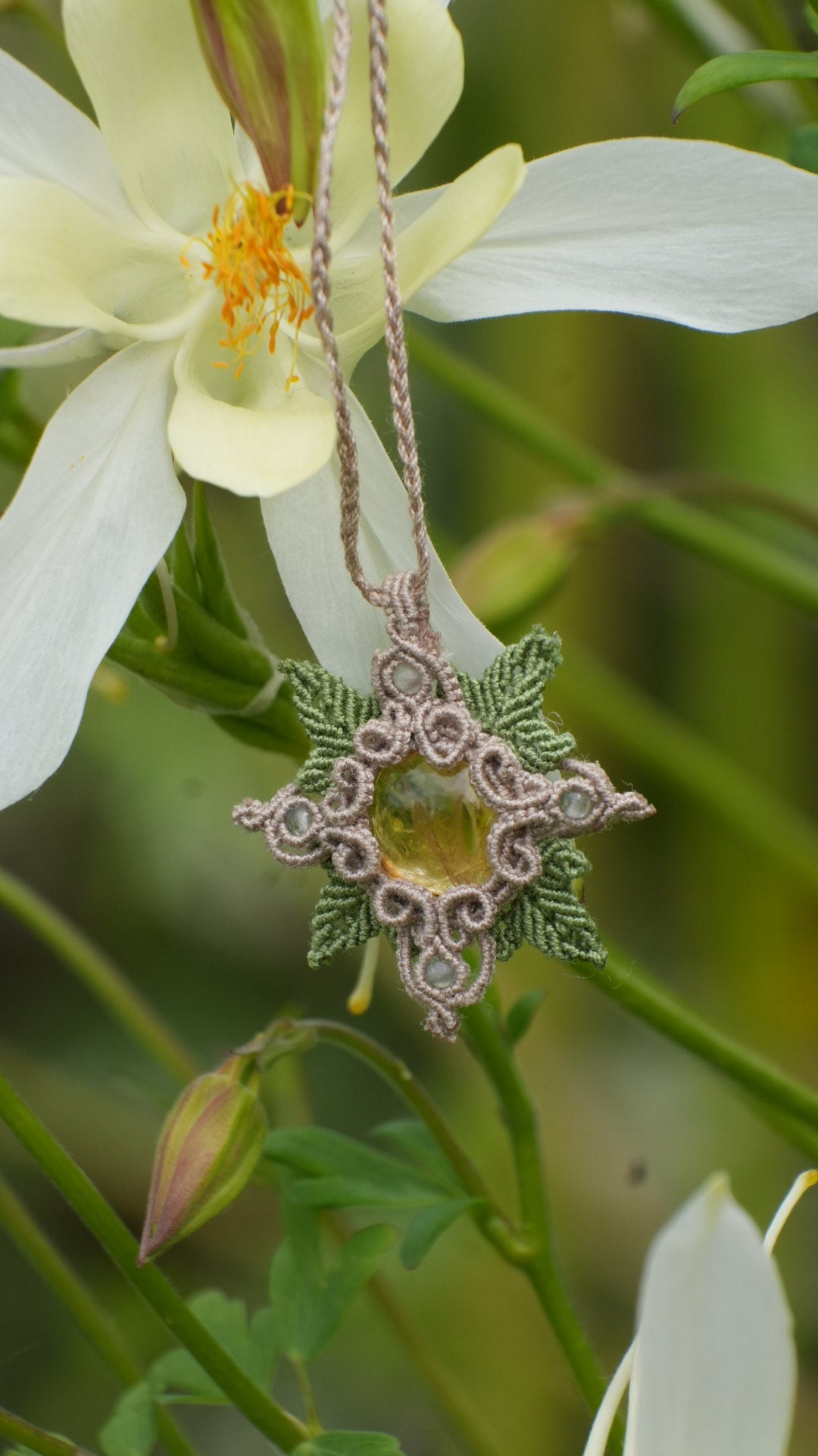 Pendentif étoile en citrine avec feuillage - Coton & Astrance