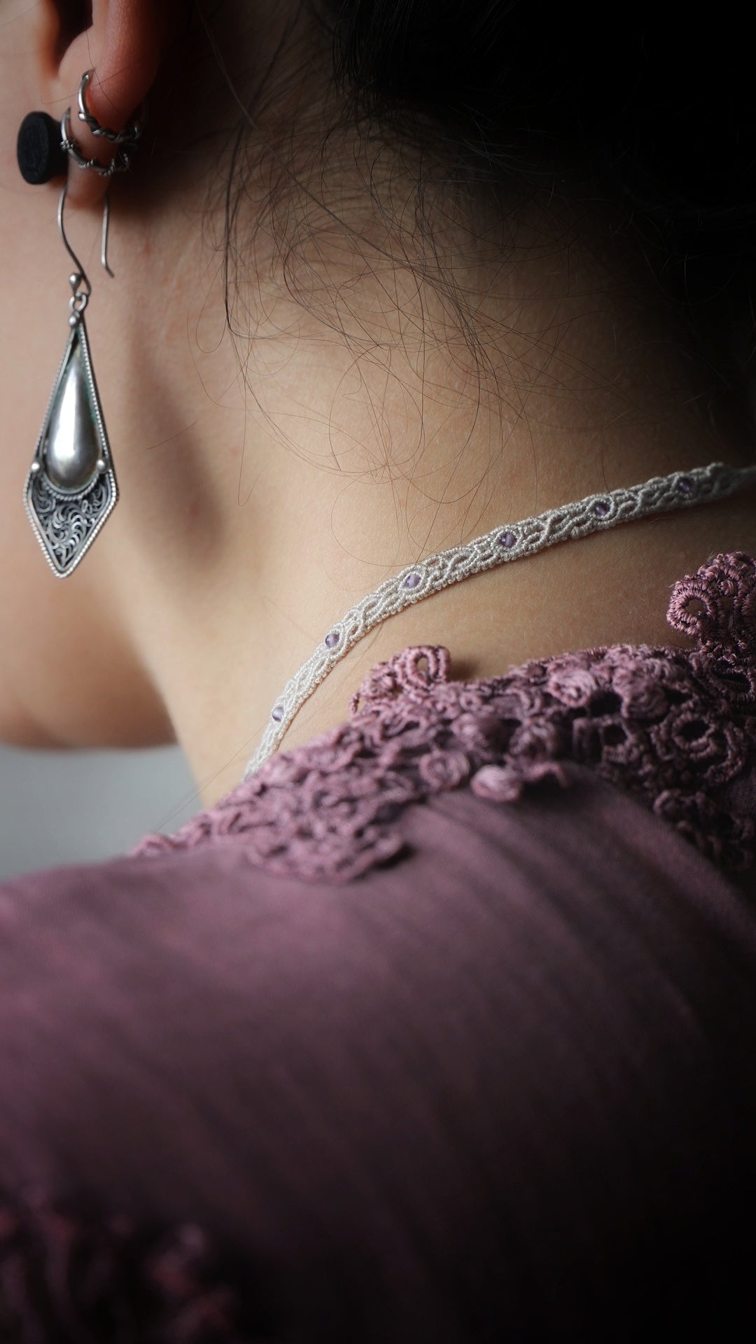 Collier plastron elfique en amétrine et micro macramé - Coton & Astrance