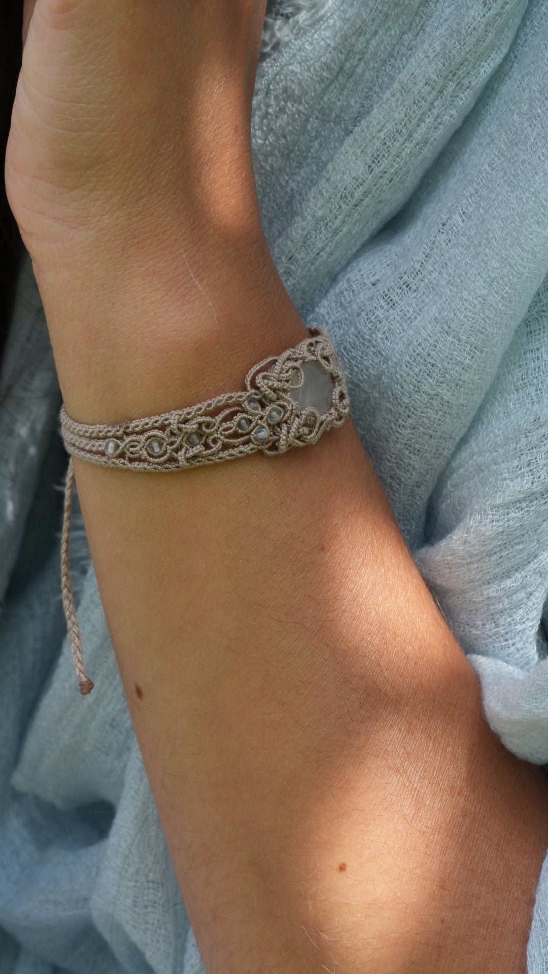 Bracelet en pierre de lune pour mariage elfique - Coton & Astrance