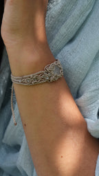 Bracelet en pierre de lune pour mariage elfique - Coton & Astrance
