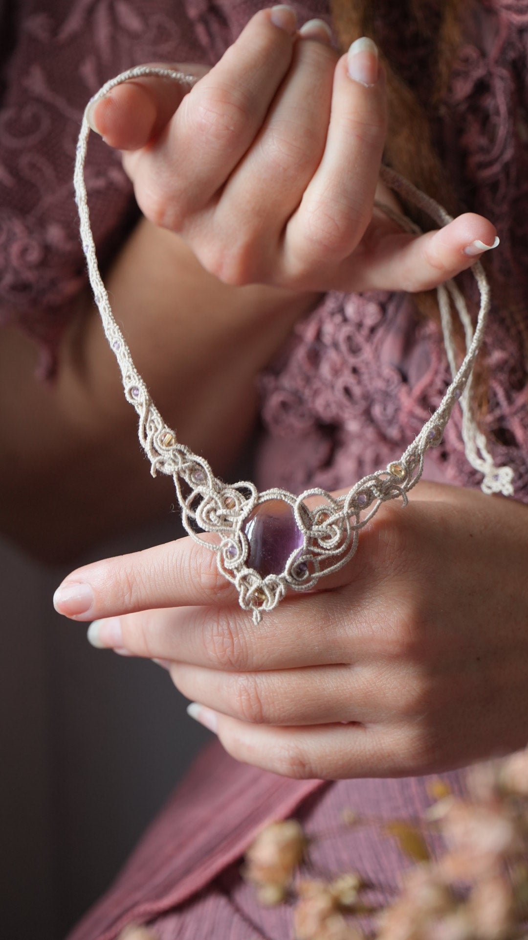 Collier plastron elfique en amétrine et micro macramé - Coton & Astrance